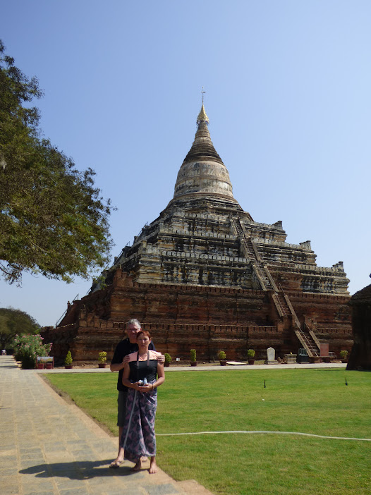 bagan - SHWESANDAW PAGODA 