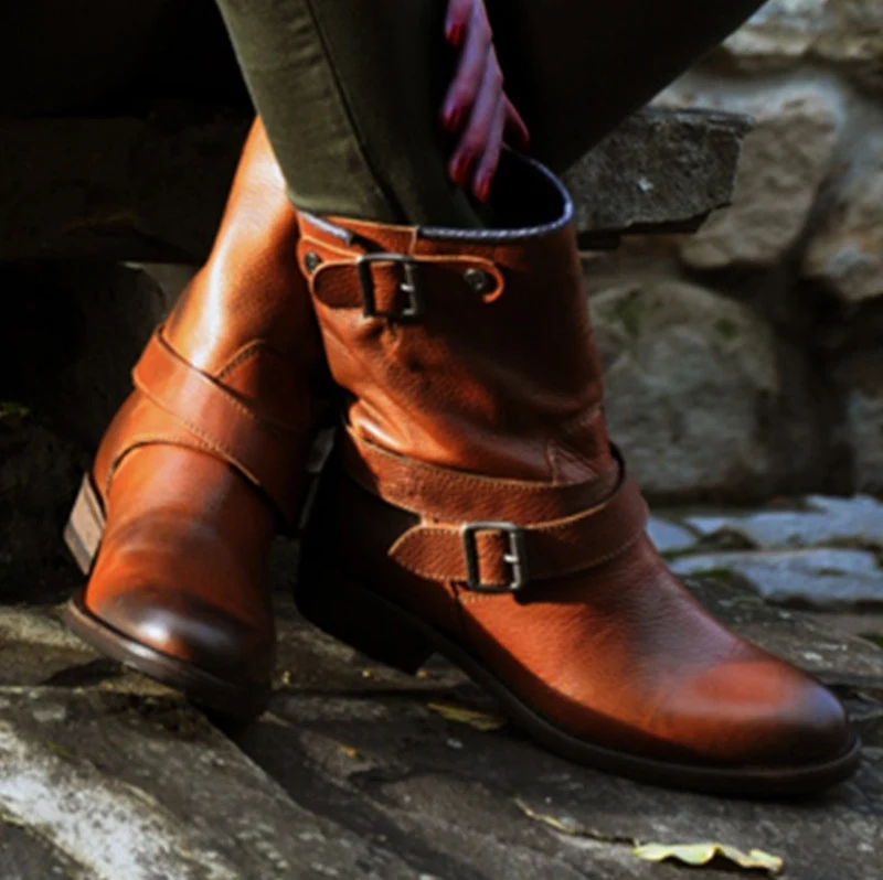 Title 8, Bottines Martin rétro en cuir pointues pour fem...