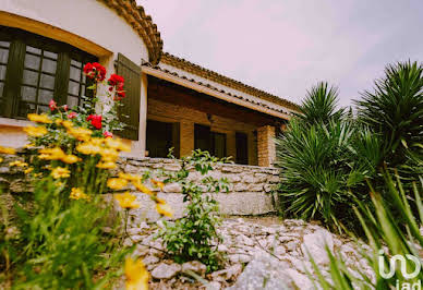 Maison avec piscine et terrasse 4