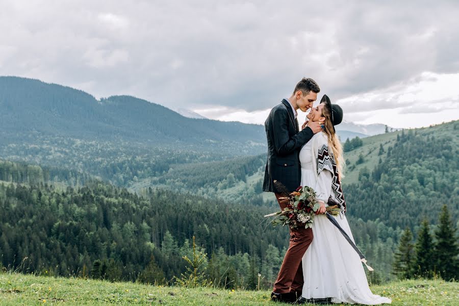 Fotógrafo de casamento Evgeniya Ivanova (ugeni). Foto de 19 de junho 2018