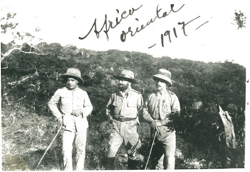 The doctor Joaquim Alves Correia de Araújo in East Africa, in 1917