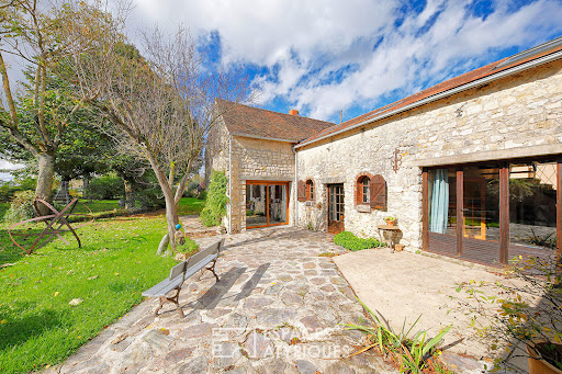 House with garden and terrace 2