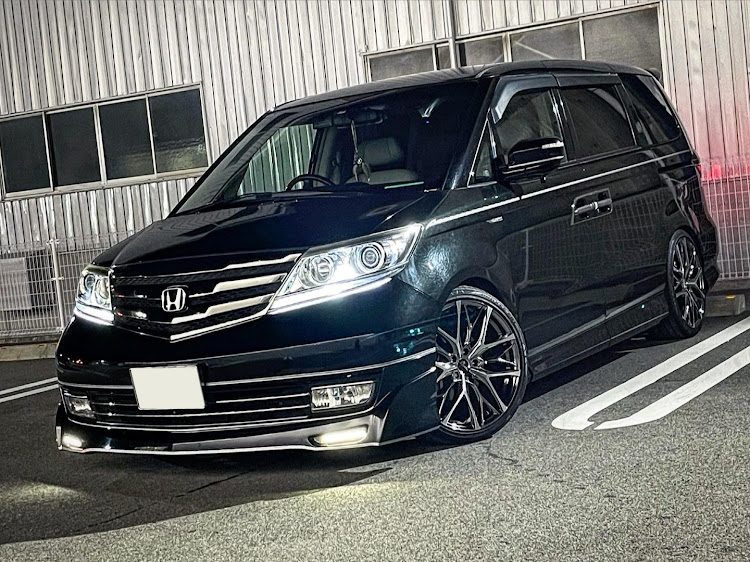 エリシオンプレステージの車検完了・税金高い・なんだかなぁ〜・綺麗な車は癒し・クレンツェウィーバルに関するカスタム事例の投稿画像1枚目