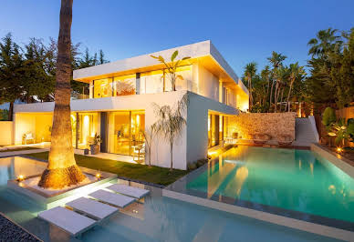 Villa with pool 7