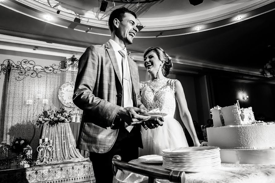 Fotógrafo de casamento Dmitriy Nikonorov (nikonorovphoto). Foto de 5 de setembro 2018