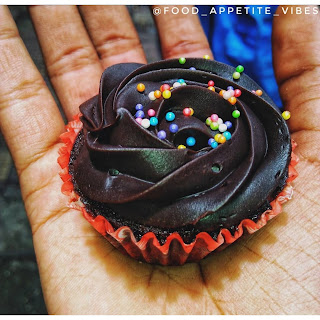 Tejasvi Pagare at Bonnie's Bakery, Mulund West,  photos