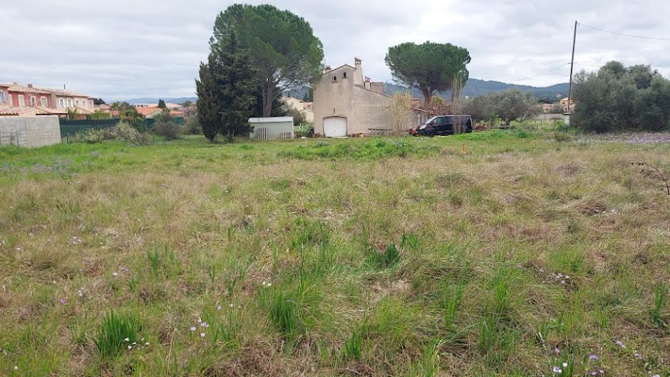 Vente terrain  418 m² à Cuers (83390), 189 000 €