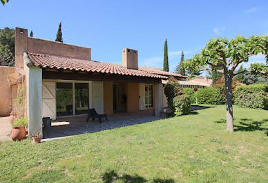 Maison avec terrasse 1