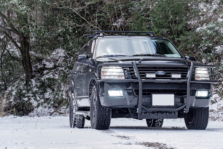 エクスプローラーのアメ車・一眼レフ初心者・フォード・雪に関するカスタム事例の投稿画像5枚目