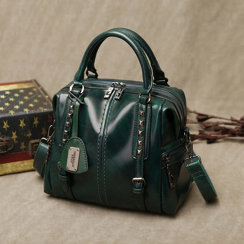 Bolso femenino oblicuo retro portátil de cera de aceite Moda para mujer, elegante y funcional. Perfecto para llevar tus esenciales diarios con estilo.