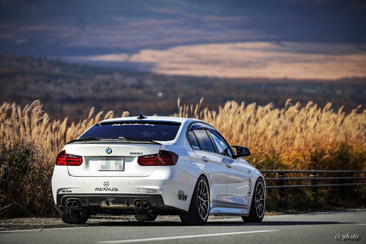 3シリーズ セダンのBMW・いつもイイネ&コメントありがとうございます🙇‍♂️・ミラーレス一眼・山中湖 三国峠に関するカスタム事例の投稿画像1枚目
