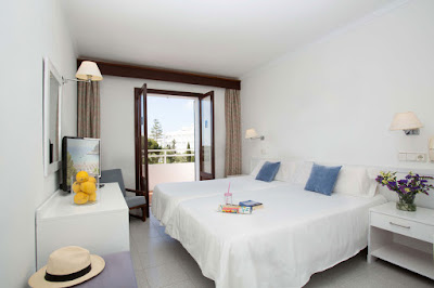 Superior double room with sea views