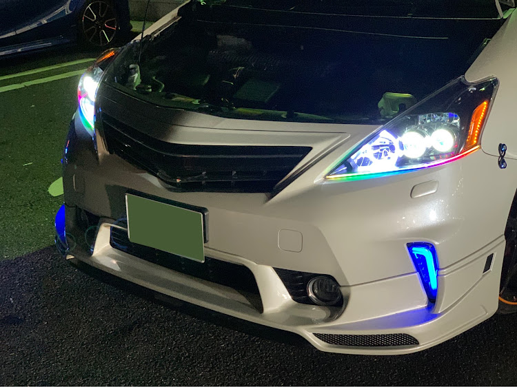 こーき@G'sさんが投稿したプリウスα・ヘッドライト・イカリング・LEDに関するカスタム事例の投稿画像1枚目