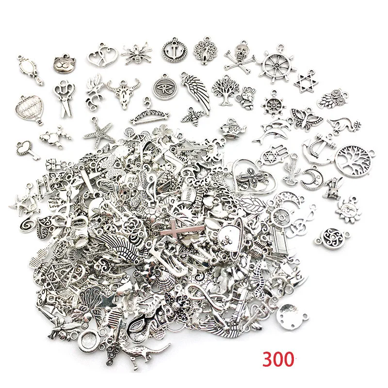 Accessoires rétro en alliage bracelet boucles d'oreilles pendentif, pour un look vintage élégant qui sublime votre style quotidien et spécial.