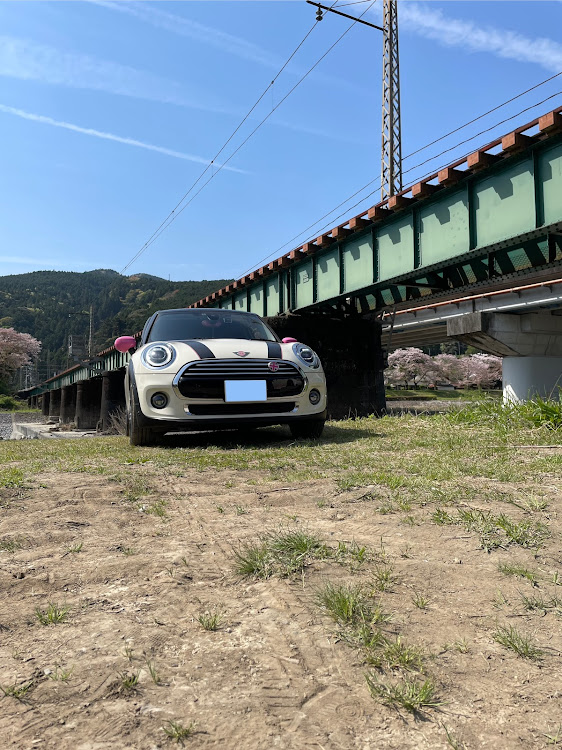ミニ ハッチバックのいつもいいね＆コメントありがとうございます・電車とコラボ・トーマスの仲間達・蒸気機関車さくら🌸・エンジンマウント交換だょに関するカスタム事例の投稿画像1枚目