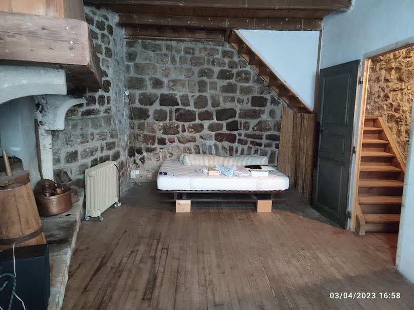 Vente maison 4 pièces 90.5 m² à Pradelles (43420), 60 000 €