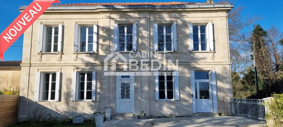 Vente maison 11 pièces 252 m² à Berson (33390), 454 500 €