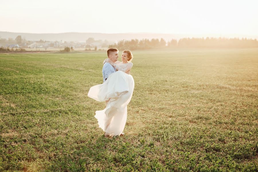 Fotógrafo de bodas Aleksandr Dyadkin (duetphotomoments). Foto del 23 de noviembre 2016