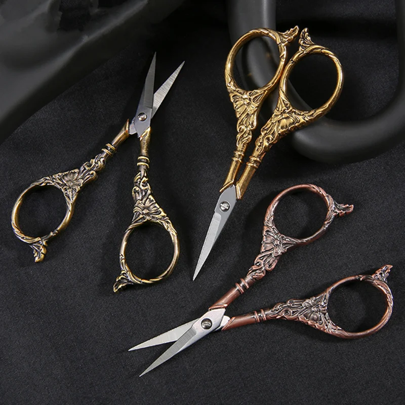 Tesouras vintage requintadas Corte de precisão com estas tesouras antigas. Experimente qualidade superior e design elegante para artesanato e costura.
