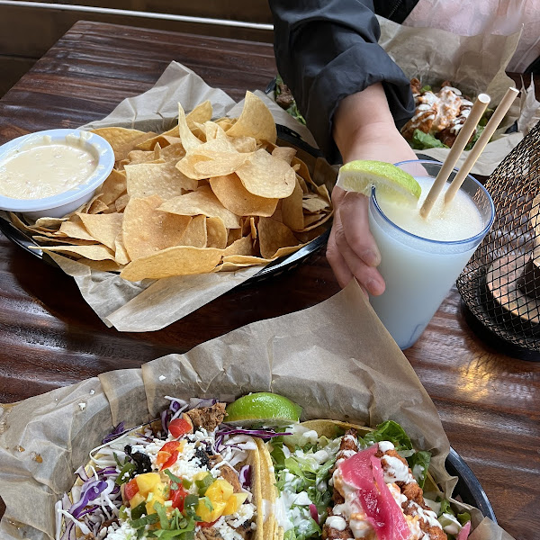 I got a chicken yogurt taco and a fried Nashville chicken taco on the right side. Haven’t had fried chicken in forever. Both flavorful and fresh!