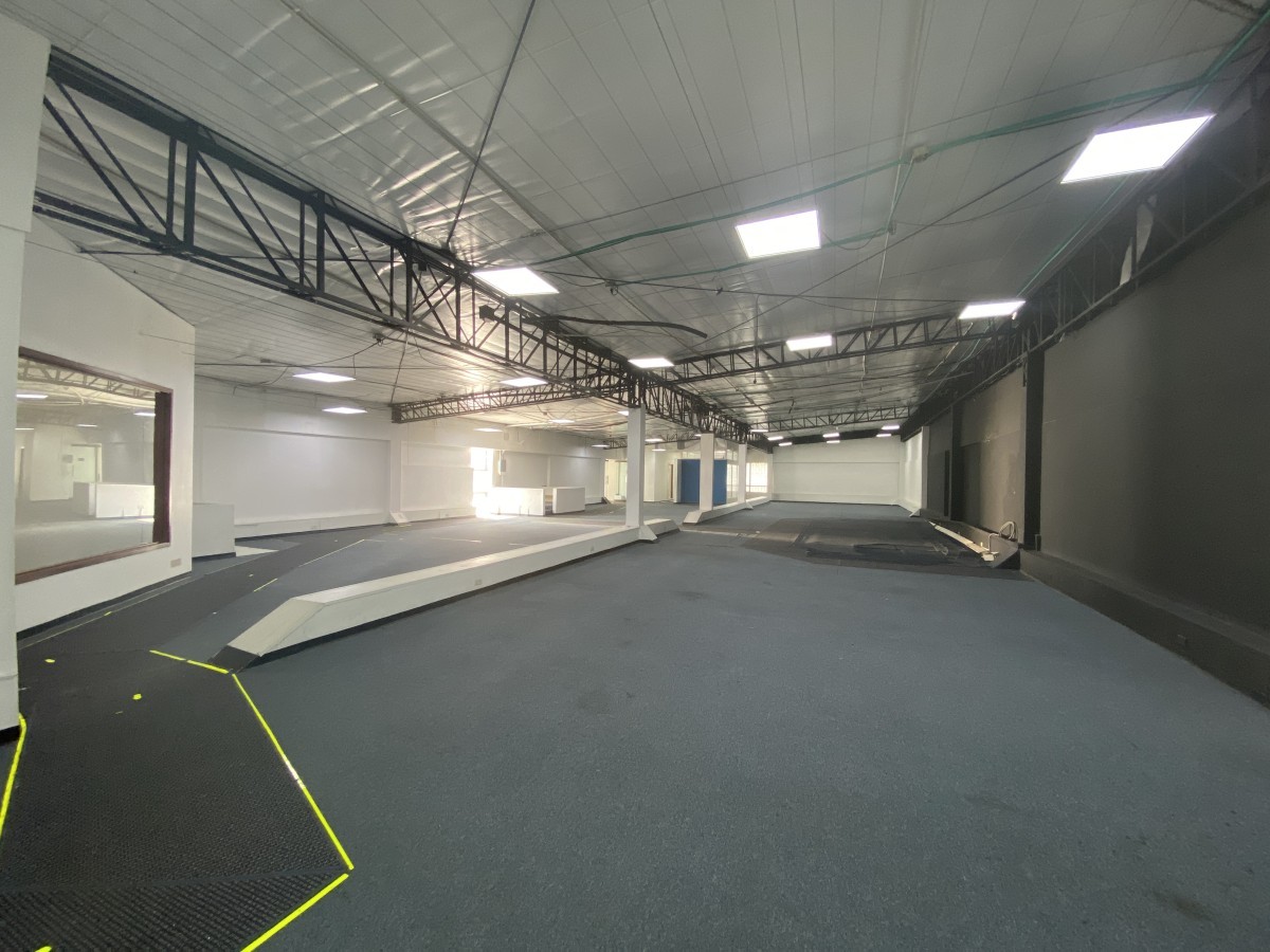 Local En Arriendo - Santa Barbara, Bogota