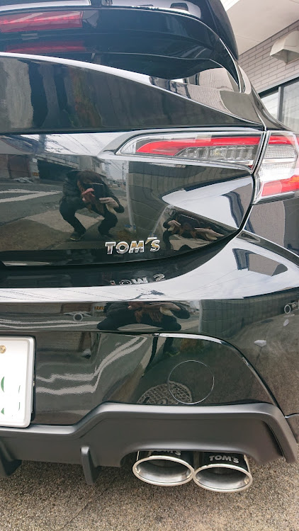 カローラスポーツの徳島ラーメン・洗車・TOM'Sエンブレム・グラサン😎に関するカスタム事例の投稿画像1枚目