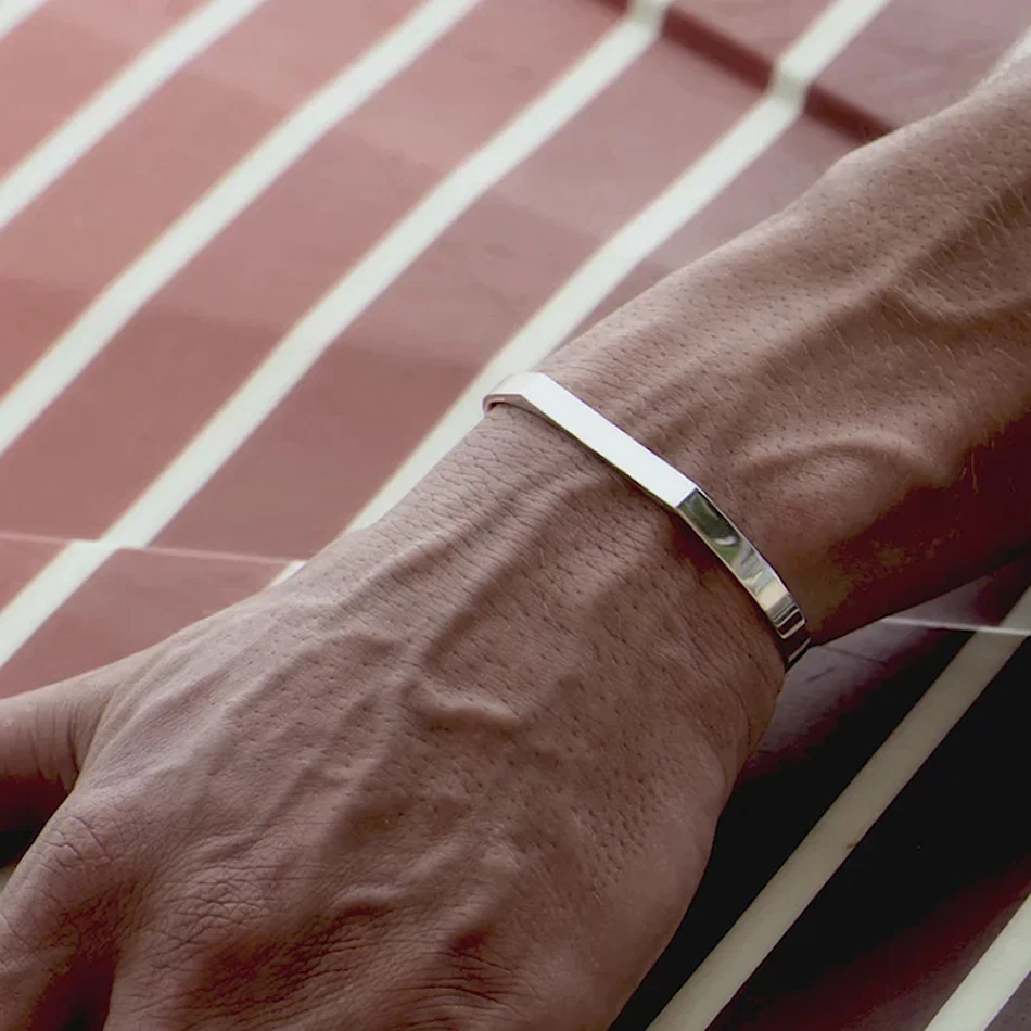 Geometrische Herenarmband, Luxe en Lichtgewicht, van Roestvrij Staal. Eenvoudig en Geavanceerd Design. Stijlvol en Duurzaam voor Mannen.