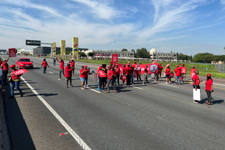 EFF members on Thursday blocked the N1 in Midrand to protest against the release of Janusz Walus, who assassinated Chris Hani in 1993.