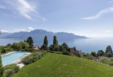 House with garden and terrace 2