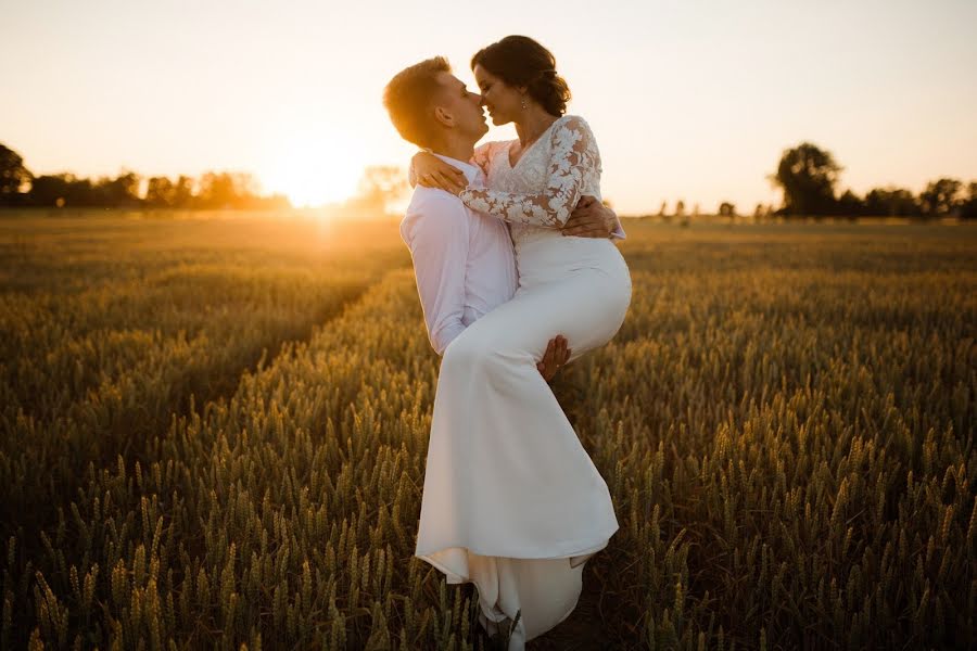 Fotografo di matrimoni Anna Wielgolewska (annawielgolewska). Foto del 25 febbraio 2020