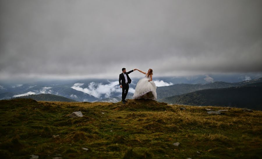 Wedding photographer Alex Vîlceanu (alexandruvilcea). Photo of 26 September 2017
