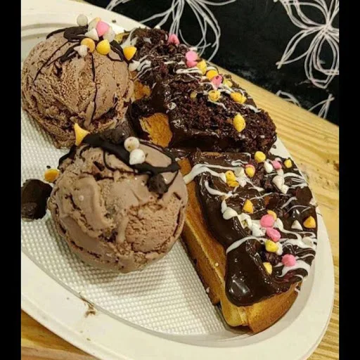 Akash Singh Pangauriya at DAPS Waffle Cafe, Mayur Vihar Phase 2, New Delhi photos