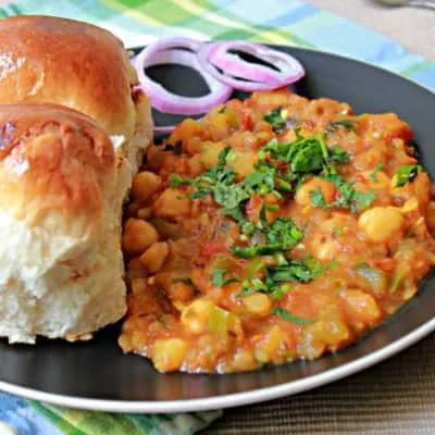 Chhole Pav - [4 Piece] - DBG Special