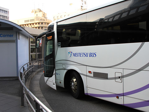 名鉄バス「名神ハイウェイバス京都線」　2014　京都駅烏丸口到着_02