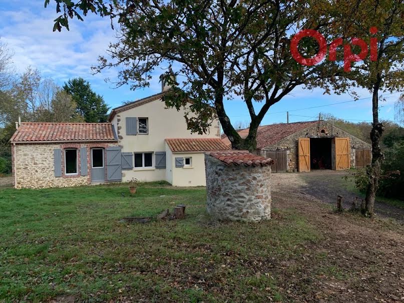 Vente maison 4 pièces 155 m² à Poiroux (85440), 326 500 €