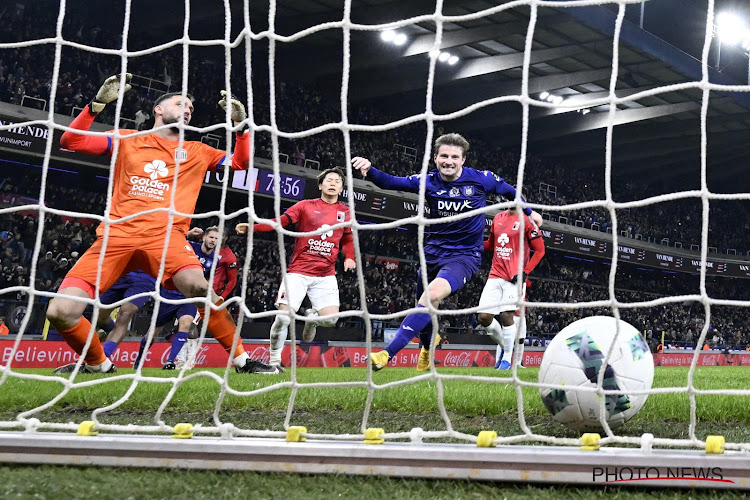 Wat denkt Referee Department over (lichte?) strafschop? De Bleeckere velt oordeel over penalty voor Anderlecht