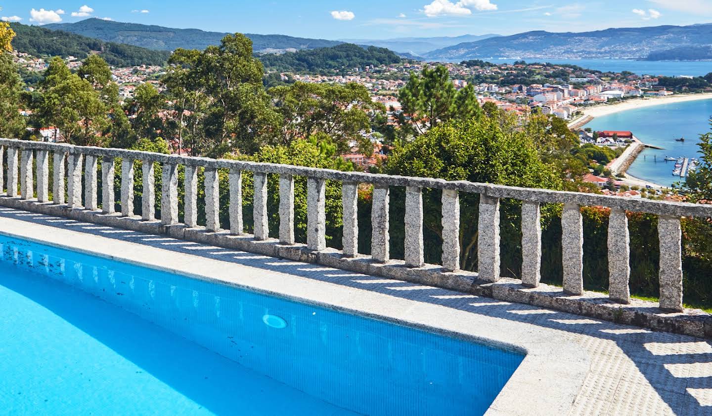 House with pool Cangas