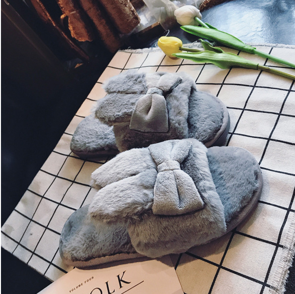 Pantoufles en coton à nœud en peluche pour femmes, douces et confortables pour la maison, idéales pour se détendre et profiter du confort.