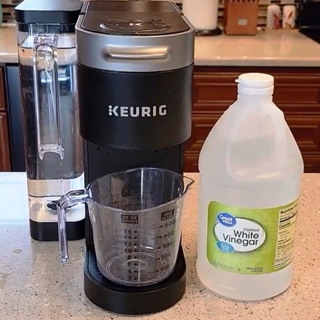 Which One to Choose: Keurig Cleaner vs Vinegar?