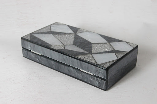 Title 5, Fashionable black and white contrast acrylic cl...