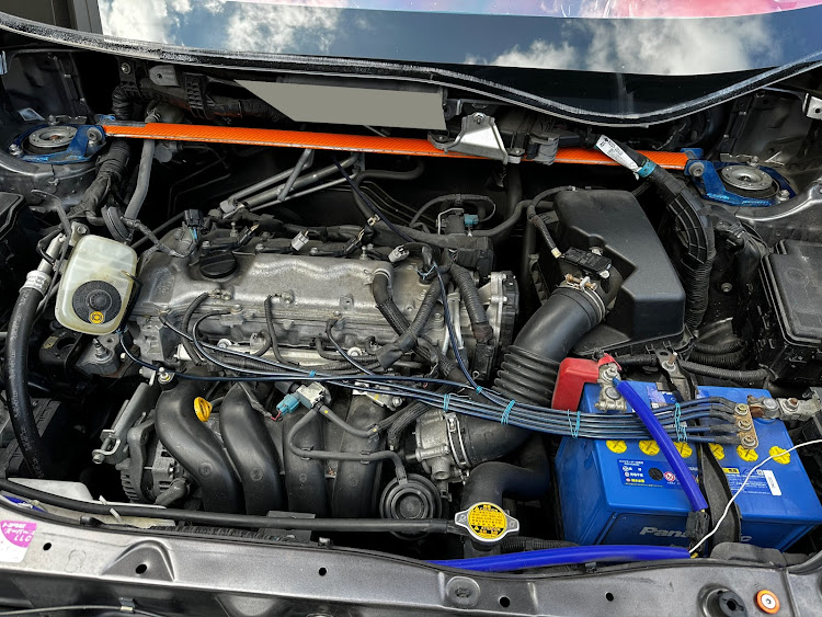 ヴォクシーのヴォクシー70・ZRR70W・タワーバー取り付けに関するカスタム事例の投稿画像1枚目