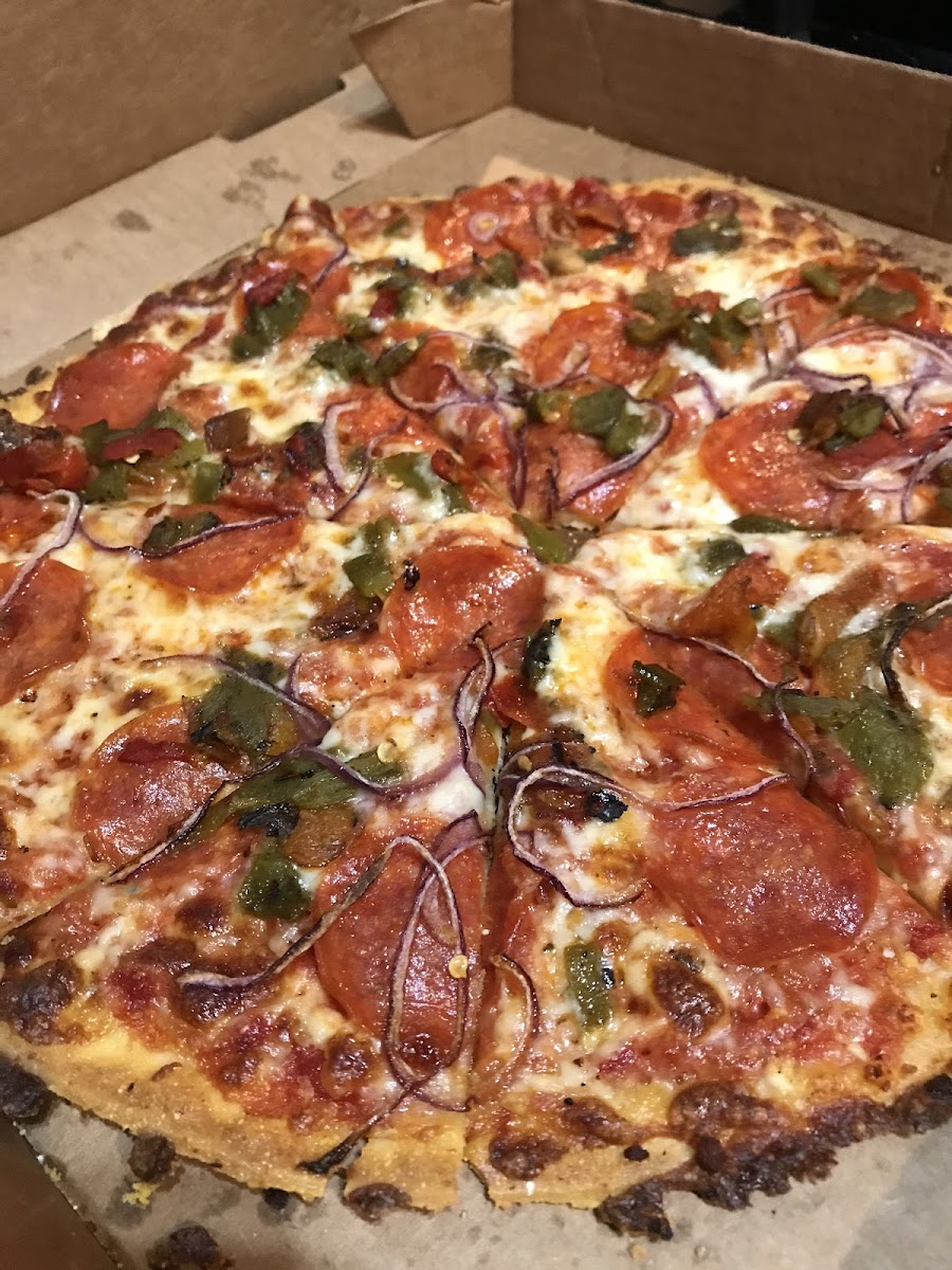 The New Mexican: green Chile, red onion and pepperoni