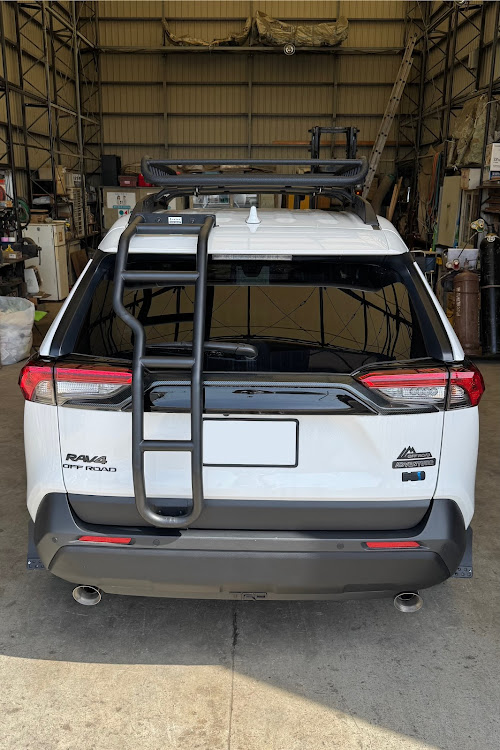 RAV4のZERO HOUSE・リアラダー取付・DIYに関するカスタム事例の投稿画像4枚目