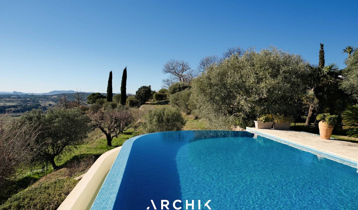 House with pool and terrace Le Castellet