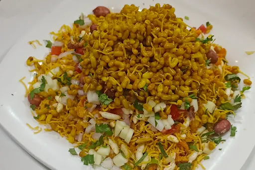 Matki Bhel