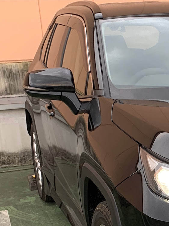 RAV4のミラーガーニッシュに関するカスタム事例の投稿画像1枚目
