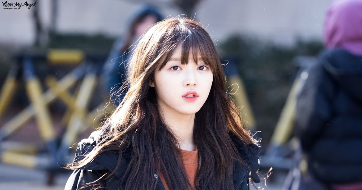 5 Amazing Pictures Of YooA's Biker Goth Outfit - Koreaboo