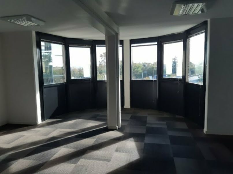 Location  locaux professionnels  1080 m² à Toulouse (31000), 11 700 €