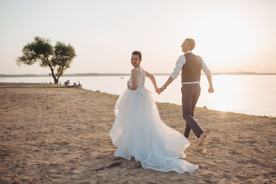 Wedding photographer Anastasiya Krychun (crony). Photo of 12 August 2017