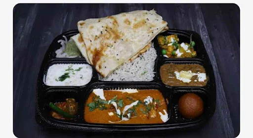 Veg Deluxe Thali